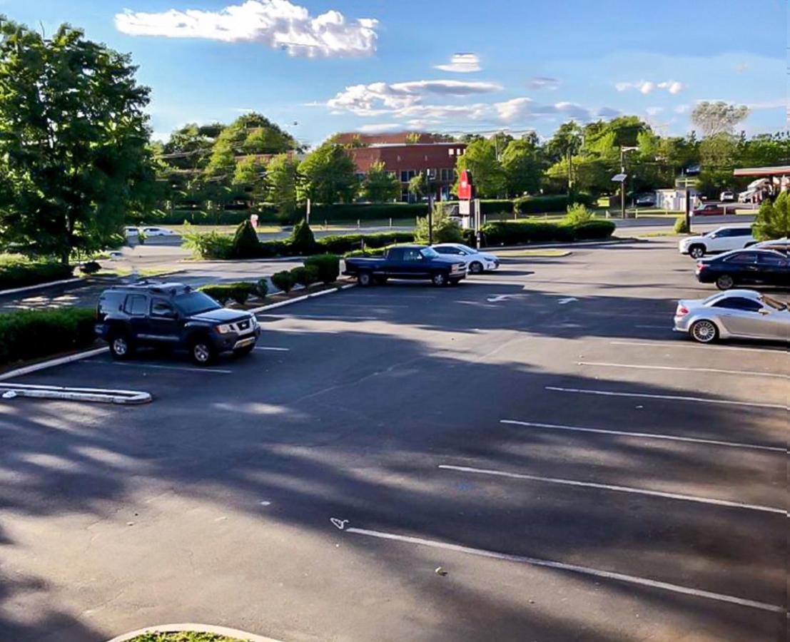 Oyo Hotel Edison Nj Route 1 Exteriör bild