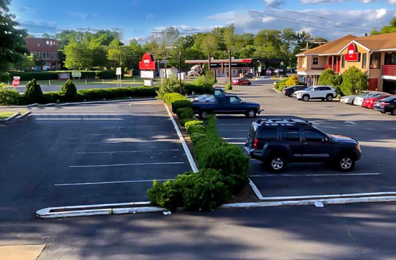 Oyo Hotel Edison Nj Route 1 Exteriör bild