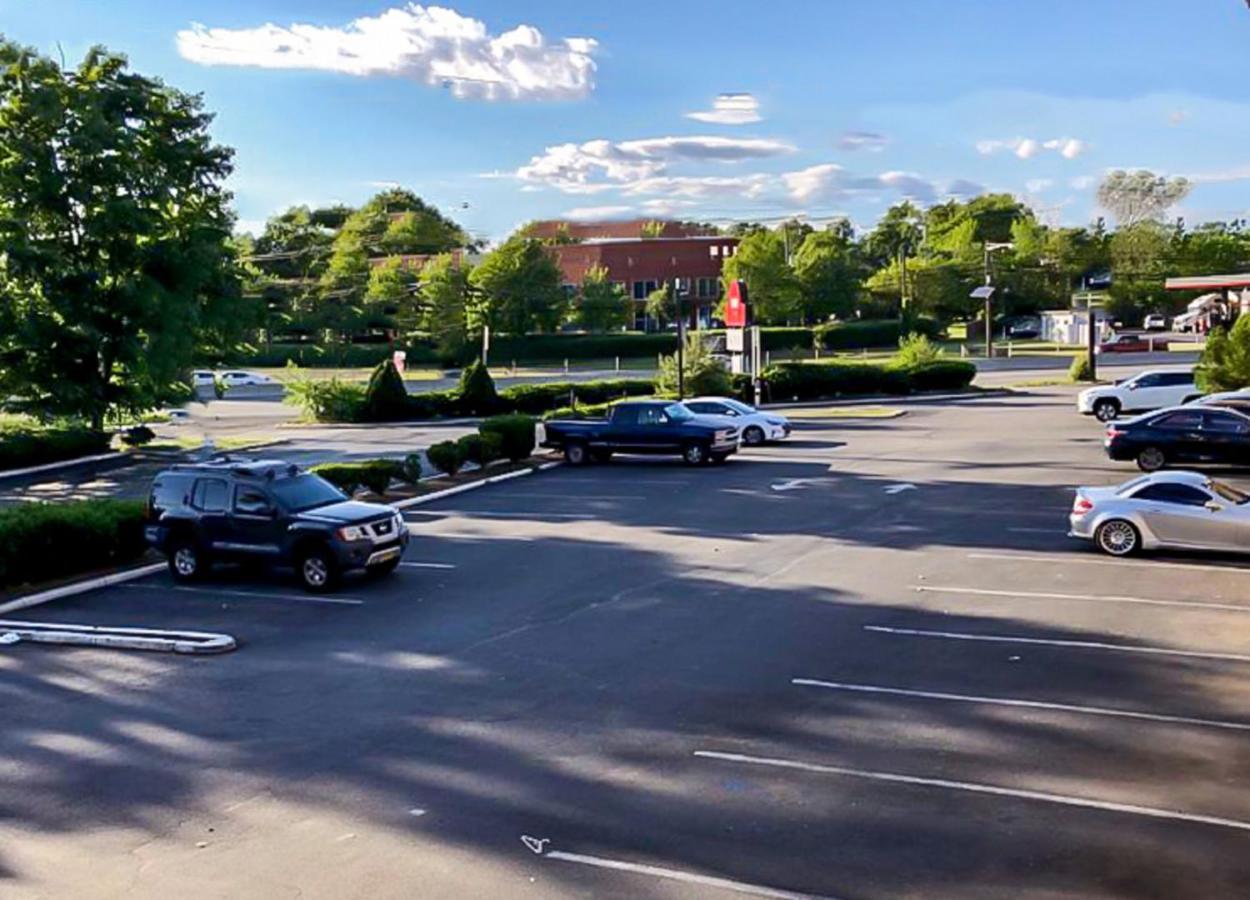 Oyo Hotel Edison Nj Route 1 Exteriör bild