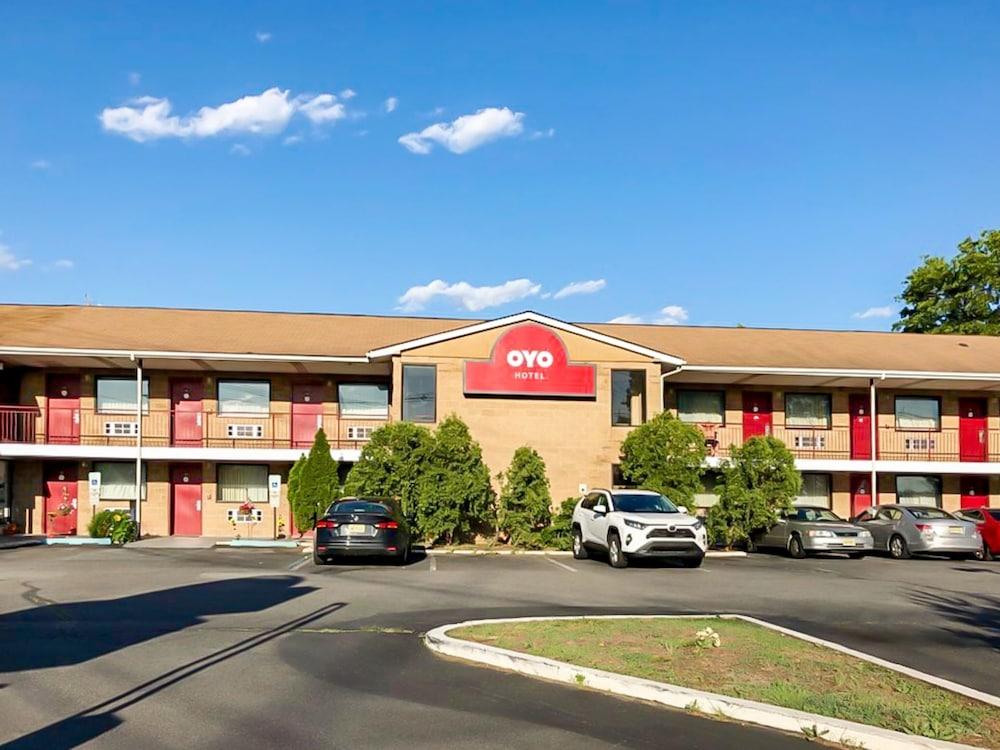 Oyo Hotel Edison Nj Route 1 Exteriör bild