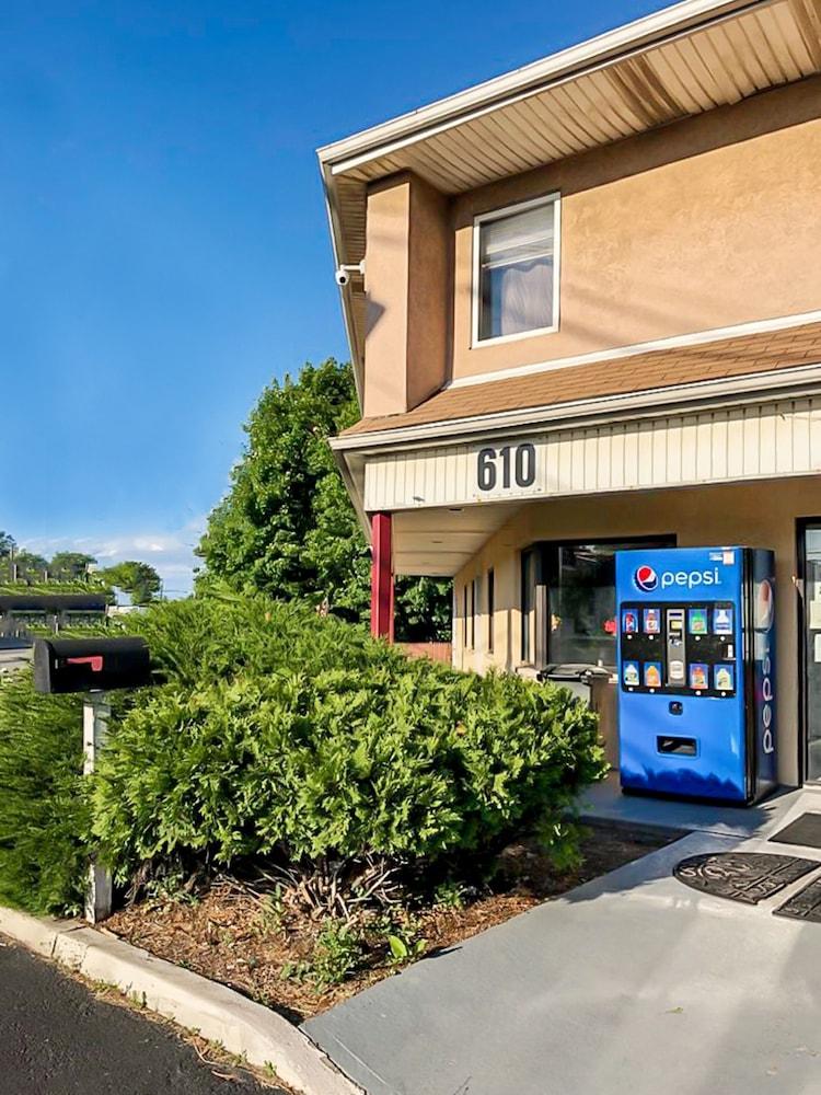 Oyo Hotel Edison Nj Route 1 Exteriör bild