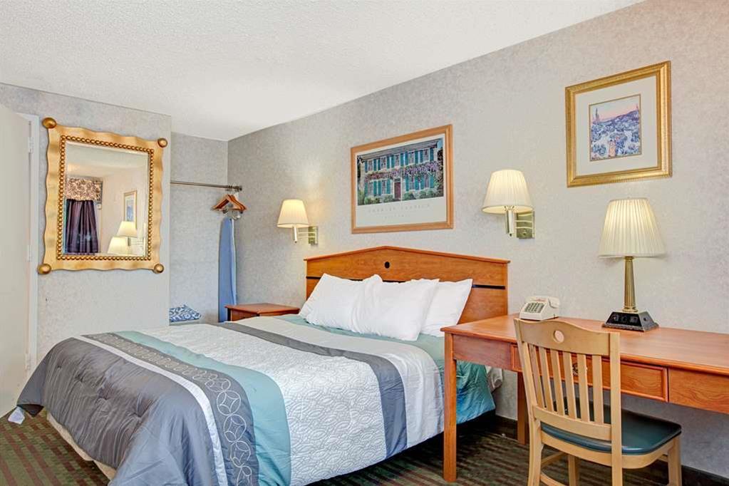 Oyo Hotel Edison Nj Route 1 Exteriör bild