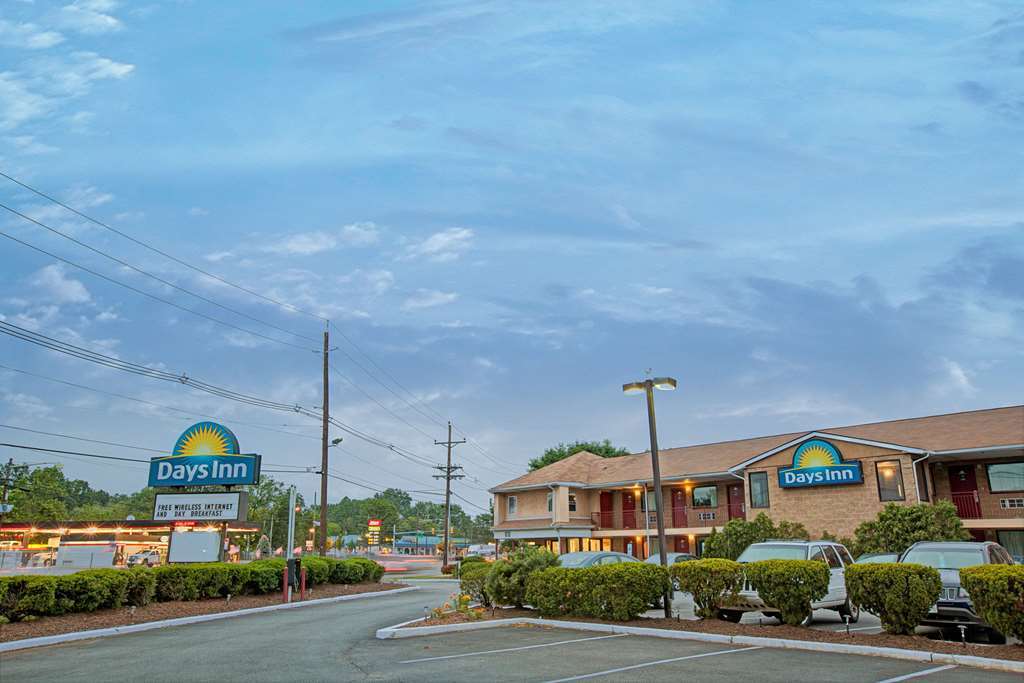 Oyo Hotel Edison Nj Route 1 Exteriör bild